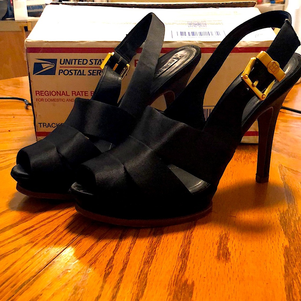 BCBG MAXAZRIA BLACK SATIN LEATHER PLATFORM HEELS